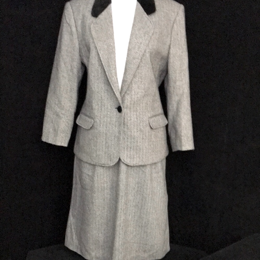 VINTAGE EUC MADE IN USA Blazer Sz 14 and Skirt Sz 18 Set Black Collar Lined